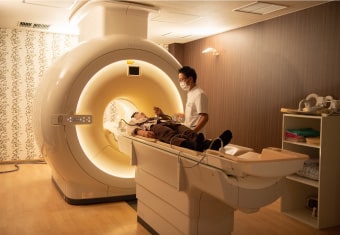 放射線治療棟でのMRI、PET-CT撮影
